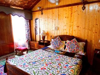 Merry Dawn houseboat - Srinagar - 2