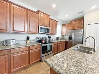 Last Minute Disney Getaway! Private Pool, Hot Tub & Games Room. Book Now! #92433 - Kissimmee - 5