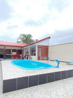 Desfrute o Paraíso com Piscina, Churrasqueira e Praia - Matinhos - 9