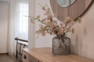 Erato Cosy Apartment by Home SH - 2