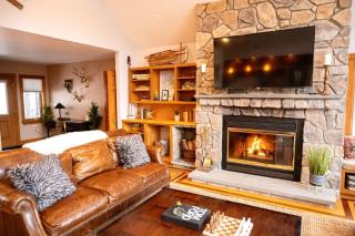 Mountain Retreat Hot Tub, Arcade & Walk To Loon! - Lincoln - 1