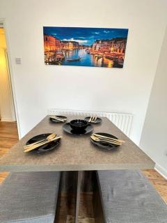 Stylish Waterfront Apartment - 2