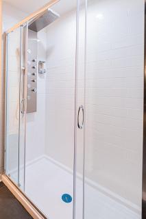 Airy & Spacious Modern Farmhouse - Reisterstown - 5