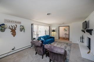 Airy & Spacious Modern Farmhouse - Reisterstown - 2