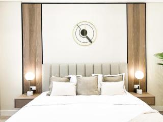 Charming Ocean View 1BR Apartment at 5 Star Resort - Dubai - 3
