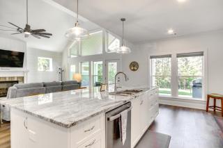 Lakefront McCormick Retreat with Patio and Pool Access - McCormick - 3