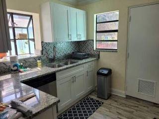 236E Beautiful Bungalow that sleeps 6 - Clearwater Beach - 4