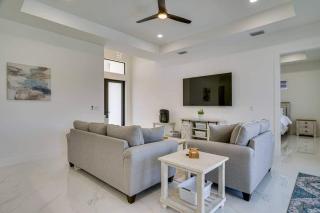 290 4 bedrooms Fenced yard Pool tvs in all rooms - Cape Coral - 2