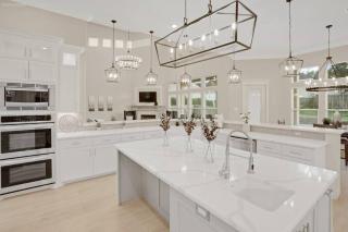 298 5 Bedrooms Fenced yard New Construction - Robstown - 1