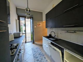 Bright flat just 10 minutes from the city centre - Como - 3