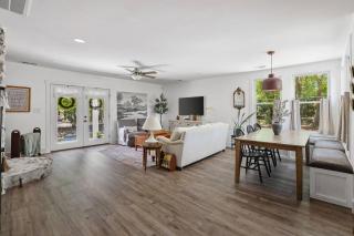 Cayce Cottage w Private Pool - Cayce - 4