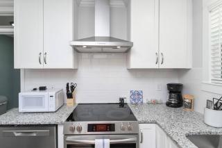 Hollywood Hideaway - 1BR 1BA - 2