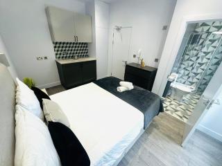 London SW18 Top Studios Great Location perfect for tourist - Londra - 3