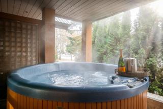 Whistler Village, Private Hot Tub, Free Parking - 7