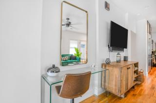 4bd Luxury Retreat near Downtown w/ King Bed Suite - 5