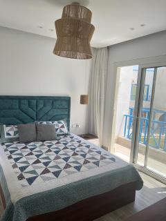 للايجار فيلا بسعر مميز برأس الحكمة الساحل الشمالي - 6