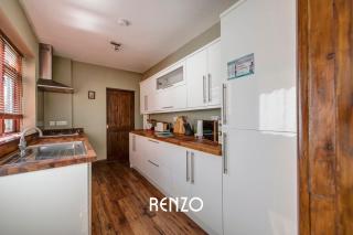 Stunning 2-bed home in Nottingham by Renzo, Free Wi-Fi, Great Location - Nottingham - 3