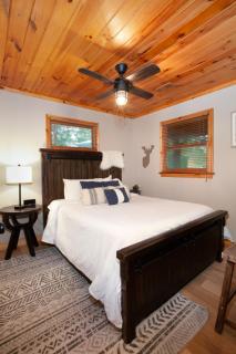 Ravens Hollow Private Pool Hot Tub Games - Pigeon Forge - 9