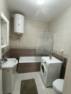 Top Center Apartment - 1