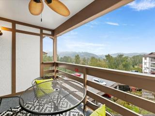 Turkey Nest 2br Cabin Newly Renovated By Bevr! - Gatlinburg - 9