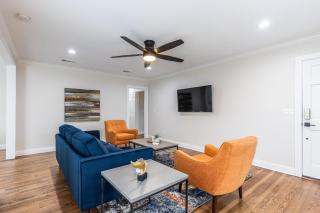 Calmont Urban Farmhouse - 0