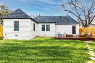 Calmont Urban Farmhouse - Fort Worth - 9