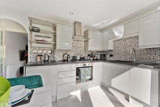 Boutique 2-Bedroom House - Garden - Parking - Chesterton - 6