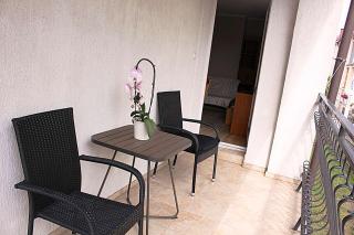 Renatka przy plaży - 1