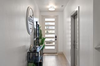 NEW 3bd, 2.5 bath w Game room lounge, Hot tub, pool, fire pit, and more - Santa Clara - 8