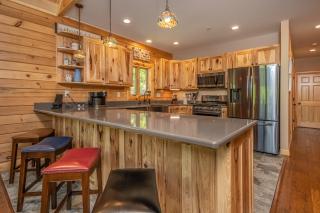 Parhelion Chalet - McHenry - 4