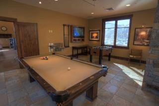 Catamount Lodge 404 by East West Hospitality - Truckee - 9
