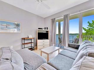 Bayview Oceanside Condo with Pool and Private Balcony - St Petersburg - 7
