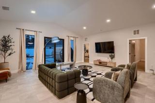 Fun & Luxury 5BR Pool Villa with Sauna, Arcade, Plunge and more! - 8
