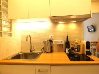 Cozy Apartment at Panormou Metro, Athens City Center - 1