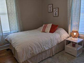 Casa Rosa - 2br West End Bungalow - Durham - 2