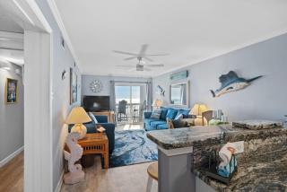 Chateau By the Sea Cozy Oceanfront Unit B3 - 4