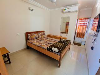 New Harbhole Hotel & Guest House - 5