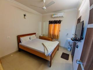 New Harbhole Hotel & Guest House - 4