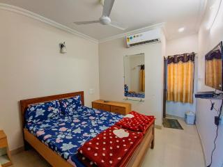 New Harbhole Hotel & Guest House - 1