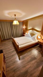 Hotel Alpenrose - Zöblen - 8