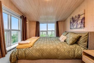 3BR Spacious Cottage with Geothermal HotTub & Stunning View - Laugaras - 5