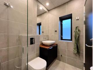 Stunning Ocean View Penthouse Apartment - Øravík - 2