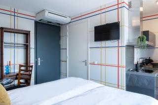 Modern Hotel Central Tilburg, Balcony & Kitchen - 2