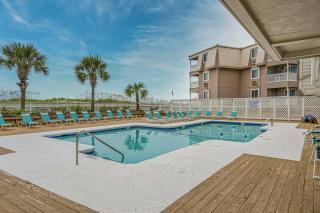 Pelican's Watch Cozy Oceanfront Unit 304 - 8