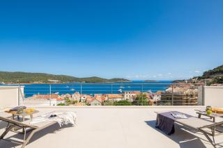 Villa Nisa - Private Pool & Panoramic Sea Views - 9