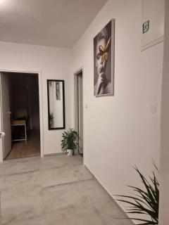 La Paulina's III - 3