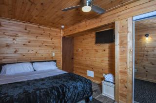 LakeStar Chalet - Oakland - 1