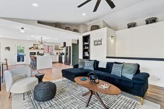 Sage House Modern Retreat 3 Kings, Theater, Gmrm! - Sedona - 3