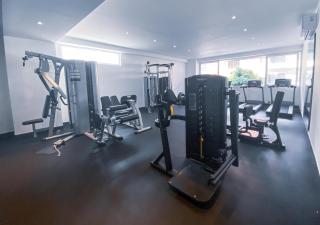 Lounge on big balcony, pool and gym - 6