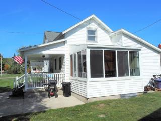 My Happy Place - Gorgeous and Great Location! - 2